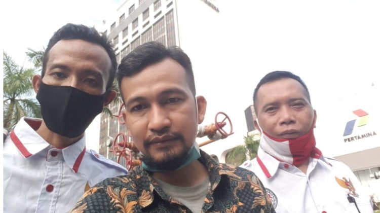 Kanan, Azis Sholeh Ketua Umum J.P.K.P, Sekretaris dan Syaiful Anam Kabid KOKPPO. (Foto : klikku.net / ist)