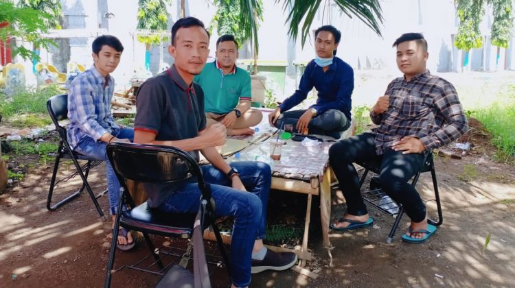 Koordinasi para simpul tokoh muda perihal penghijauan lingkungan. (Foto : klikku.net / Anam)