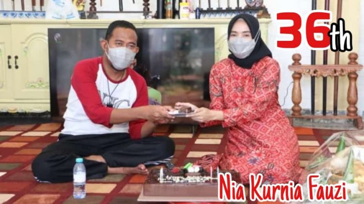 Kiri Ahmad Fauzi Bupati Sumenep.