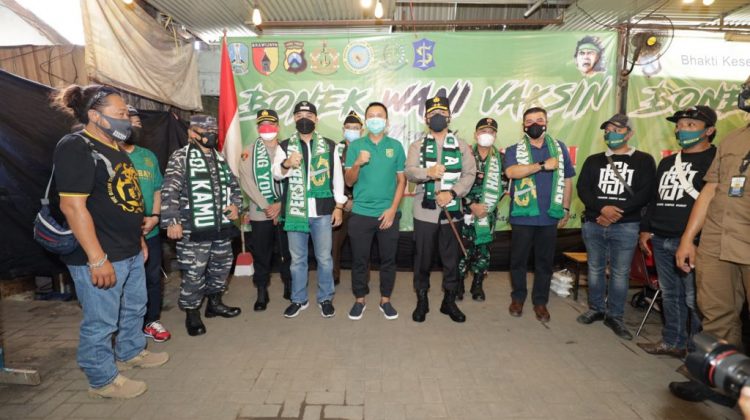 Vaksinasi 1000 bonek