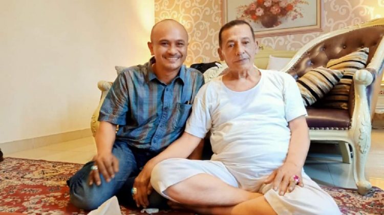Bersahaja, kiri Anwar Aris Penasehat Hukum Pejalan Foto: akun facebook Anwar Aris klikku.net dok ist / Anam