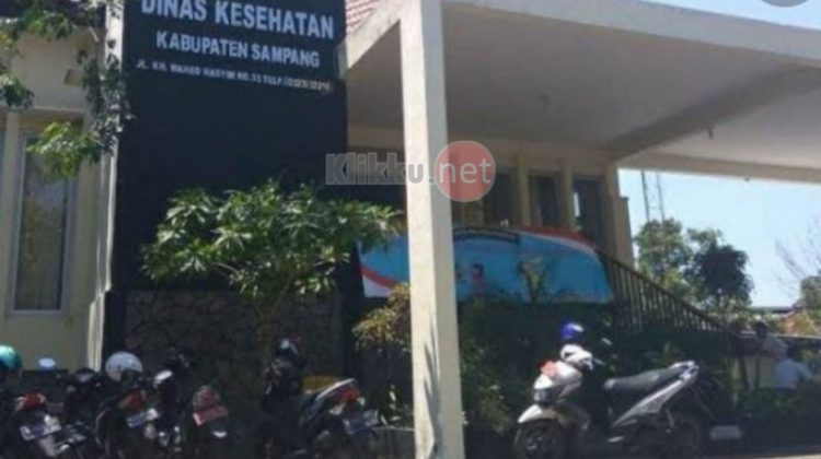 Kantor Dinas Kesehatan Kabupaten Samapang yang terletak di Jalan KH. Wahid Hasyim (Photo : Anaf/klikku)