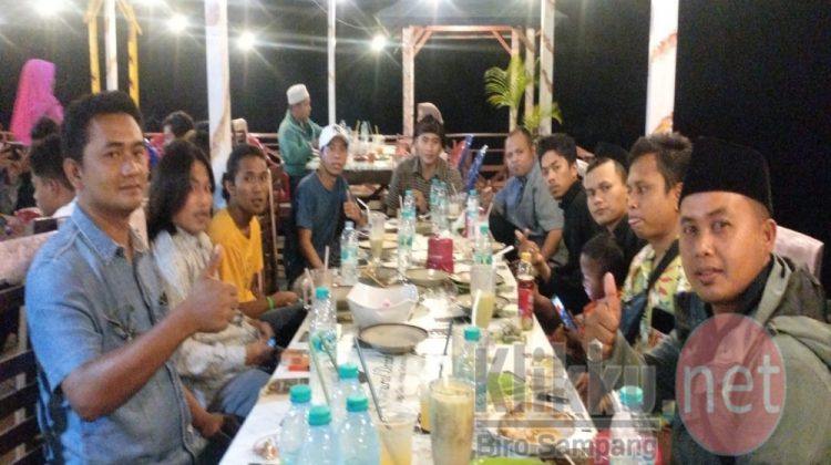 Persatuan Jurnalis Sampang (PJS) Buka Bersama di Resto & Cafe Al-Madani (Photo : Red/Tim)