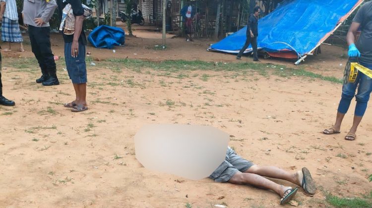 Korban penembakan di Area Sabung Ayam Desa Lantek Barat Kecamatan Galis Bangkalan.
Foto : klikku.net dok ist.