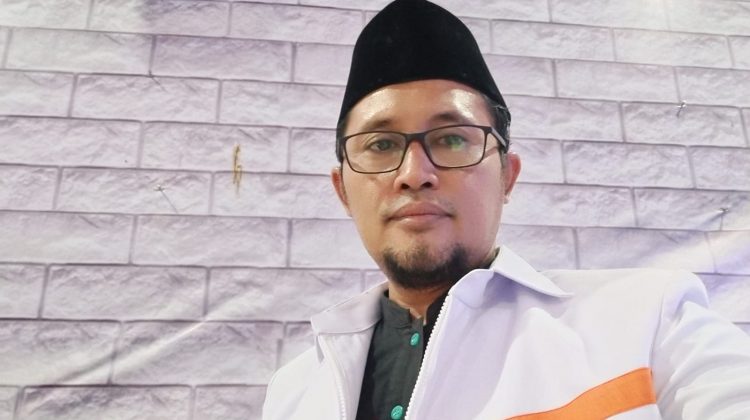 Akhmad Moestamin Ketua DPD PKS Kabupaten Bangkalan.

Foto : Anam klikku.net dok ist.