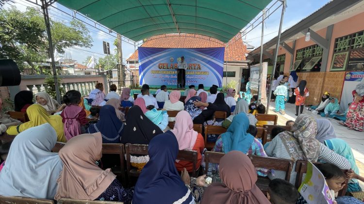 Mohammad Lutfi Korwil Tanah Merah menyampaikan sambutan saat agenda gelar karya penguatan profil pelajar pancasila di UPTD SDN Patemon.

Foto : Anam Klikku dok.