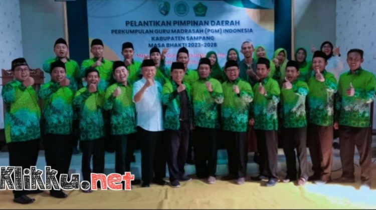 Pengurus Pimpinan Daerah (PD) Perkumpulan Guru Madrasah Indonesia (PGMI) Kabupaten Sampang, usai dilantik (Doc. Anaf/klikku)