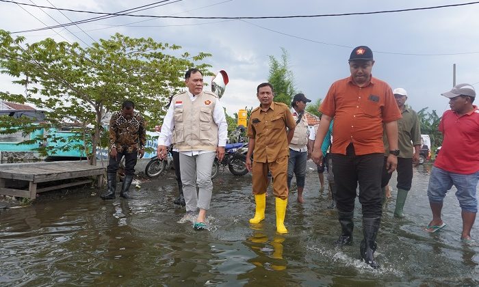 Bambang Haryo Tinjau Banjir Tanggulangin