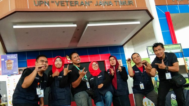 Para pengurus UMKM Rukun Manunggal yang merupakan alumni UPN Veteran Jatim