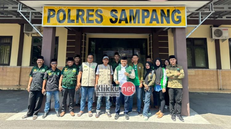 Angkatan Muda Ka’bah (AMK) Laporkan Dedi Dores ke Mapolres Sampang