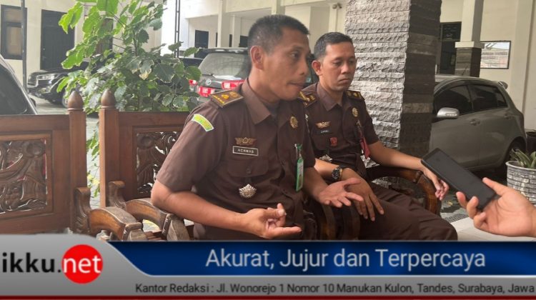 Kasi Intel Kejari Sampang, Achmad Wahyudi saat memberikan keterangan kepada awak media (Doc. Anaf/klikku)