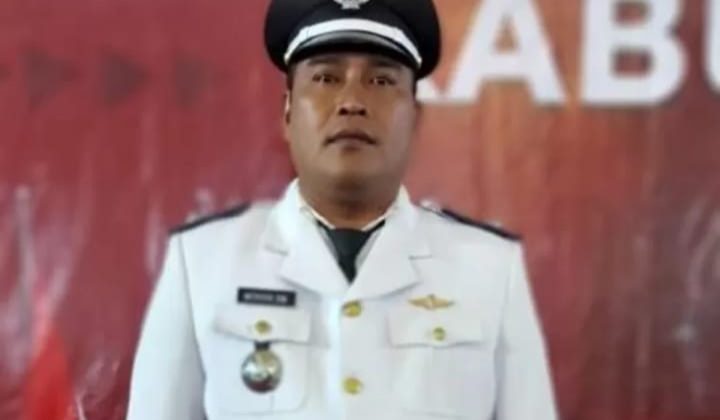 Moksin Kepala Desa Lajing Kecamatan Arosbaya.

Dok klikku.net Anam.