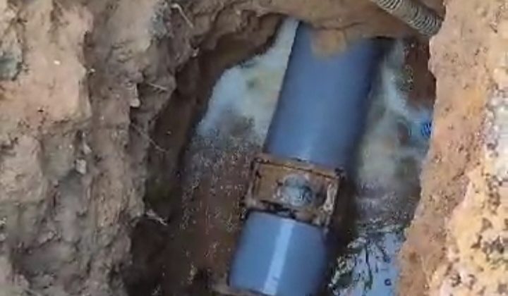 Kebocoran pipa PDAM Bangkalan.

Foto : Dok Anam klikku.net ist.