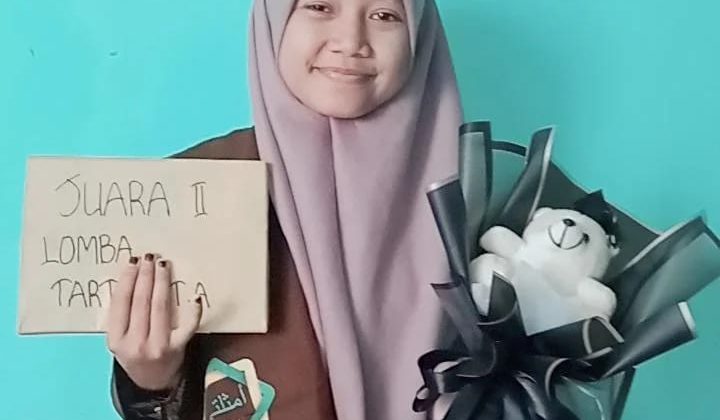 Noviana merupakan salah satu siswi yang sudah tercatat di MTs Nurul Cholil dan sebelumnya Noviana merupakan siswi yang mengenyam pendidikan di MTs Nurul Amanah.

Dok Anam ist klikku.net.