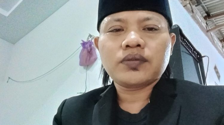 Moh Hosen Alumni MTs Nurul Amanah.

Dok Anam ist klikku.net.