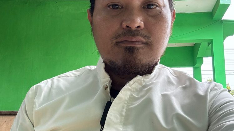 Mahmudi Ibnu Khotib S.Sos Bidang Informasi yang bertugas pada Zona 2 meliputi Wilayah Geger, Kokop, Konang, Burneh, Tanah Merah dan Galis.

Dok Anam ist klikku.net.