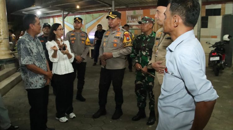 Fofkopimda Bangkalan tinjau pengamanan perayaan Natal Tahun 2023.

Dok ist klikku.net Anam.