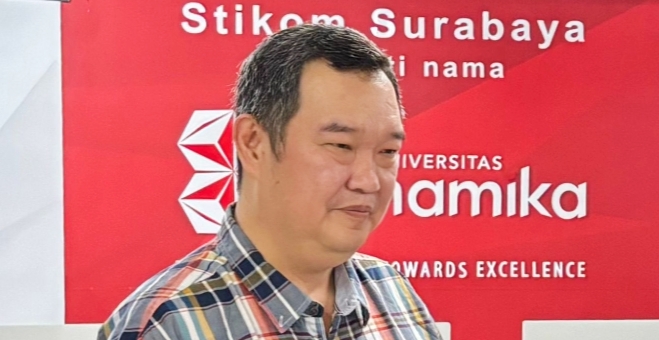 Romeo, dosen S1 Sistem Informasi Universitas Dinamika (STIKOM Surabaya)