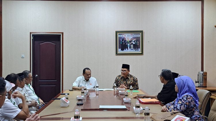 Bambang Haryo saat menemui Ketua KONI Jatim/Istimewa