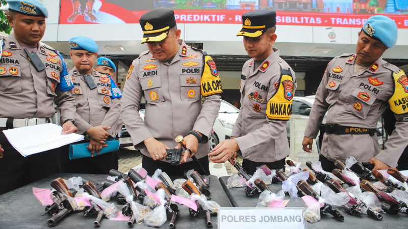 Tegaskan Komitmen Pengawasan Internal, Polsek Beduai Lakukan Pemeriksaan Senpi dan Amunisi Secara Me
