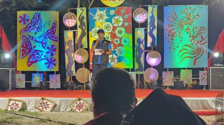 Lukman Hakim Bupati Bangkalan pada momen Pagelaran Budaya Malam Tera' Bulan di Pantai Tengket Desa Maniron, Kecamatan Sepulu. Dok Anam klikku.id