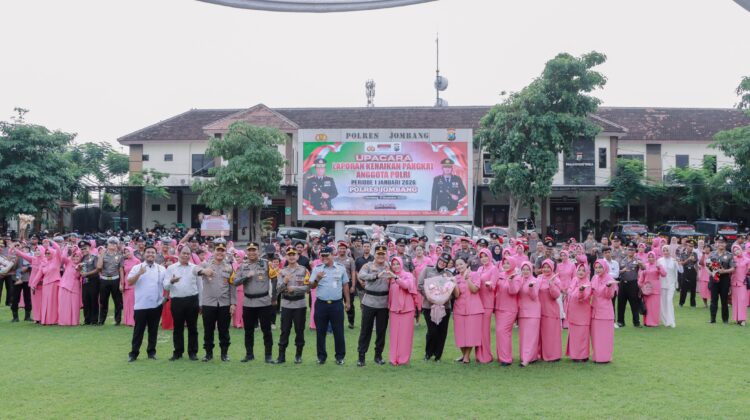 Foto Titin Kepala Biro Jombang.