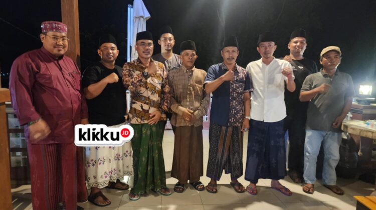 Dok Foto : klikku.id Biro Bangkalan. Momen jajaran pengurus LSM GARABS bersama pembinanya menggelar kinsolidasi dan buka puasa bersama di Katol Park salahsatu destinasi wisata wilayah kabupaten setempat.