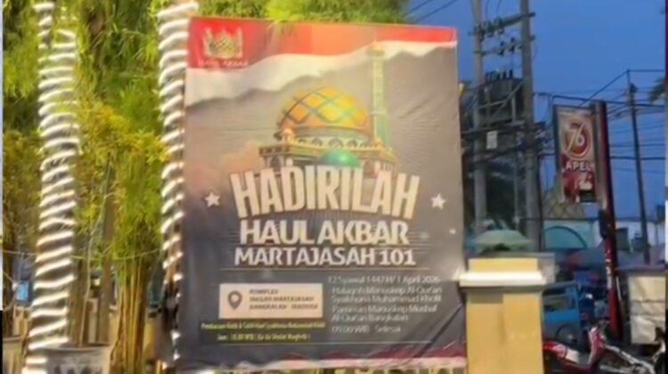 Foto pelataran Masjid Syaikhona Kholil AlBangkalani dok ist klikku.id Biro Bangkalan Jawa Timur.