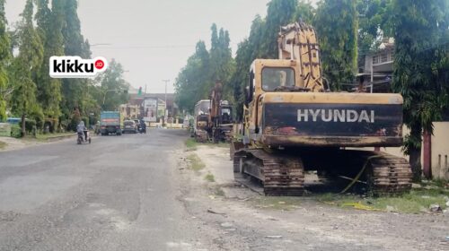 Foto lokasi tempat peletakan BB Excavator kasus galian C ilegal Mapolres Bangkalan. dok foto : Anam klikku.id ist Biro Bangkalan.